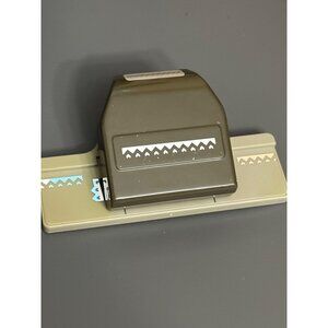 Stampin' Up! Border Punch Heart Pattern Trim Decoration‎